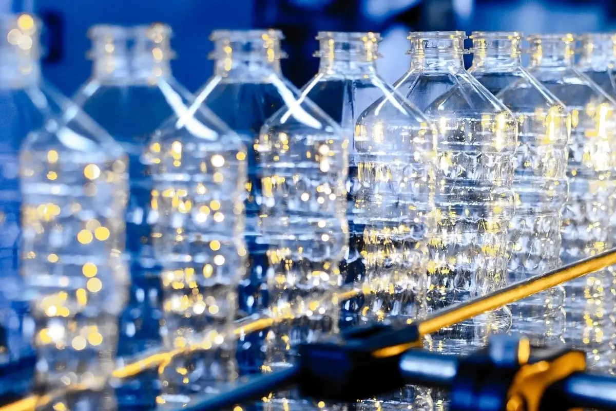 Herstellung/ Flaschen abfüllen Herstellung/ Flaschen abfüllen