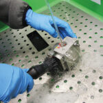 Bauteilreinigung manuell mit Pinsel_PROLAQ Compact_G90010