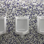 Urinal_Urin-Attacke_A50039