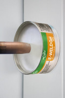 E-WELD Gel 200 Gramm Dose mit senkrechter Haftung durch Magnet